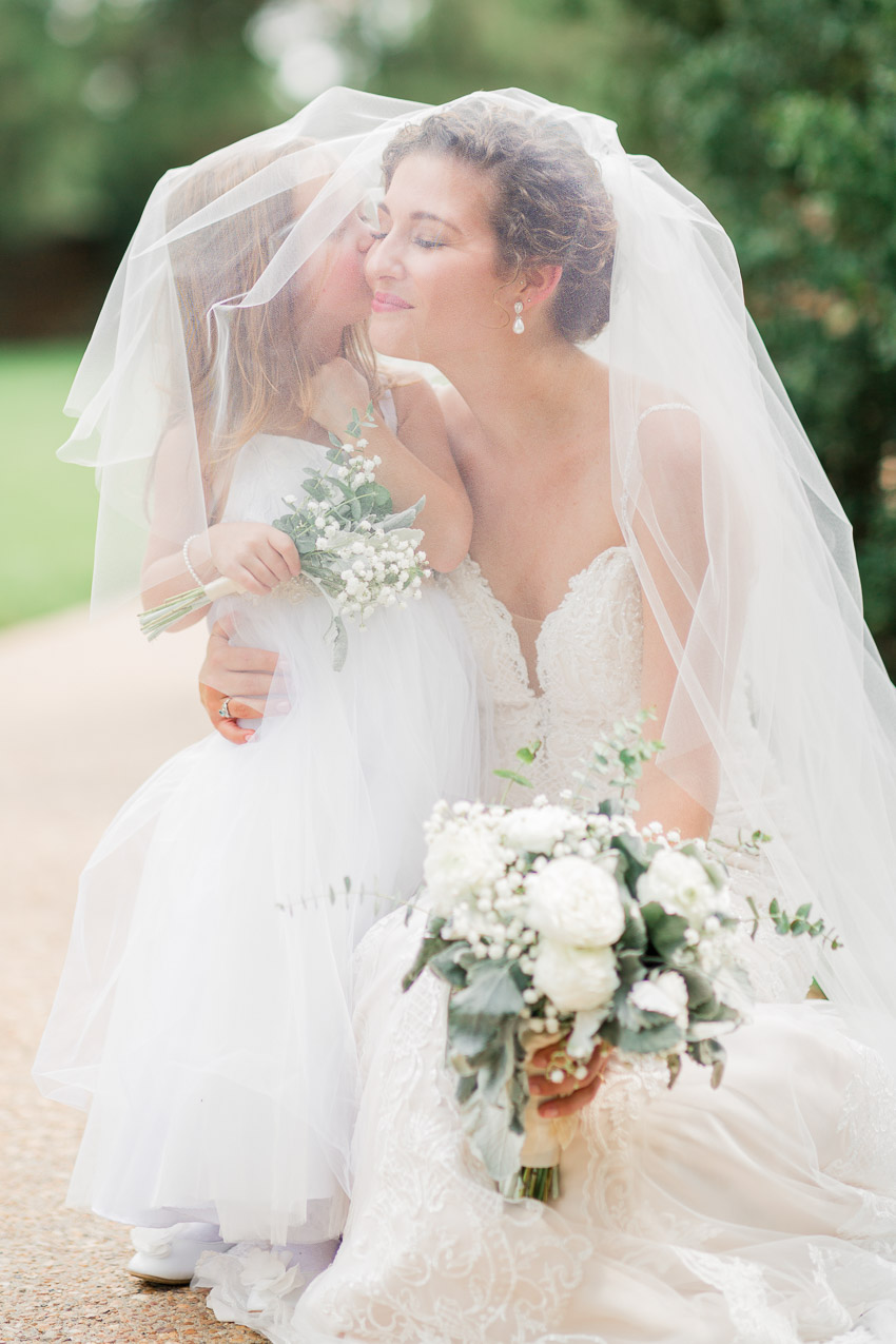 Photo By: Sarah Duke Photography| Fall Wedding at Hanover Tavern in Mechanicsville Virginia | Ben & Kellyn | www.sarahdukephotography.com