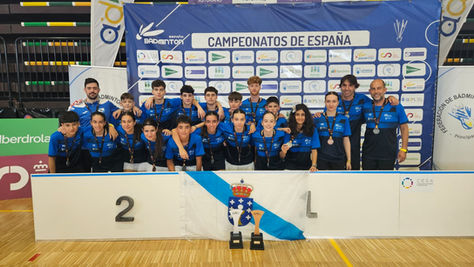 🏸 Gran papel de prata e bronce para o noso bádminton no cesa! 🥈🥉