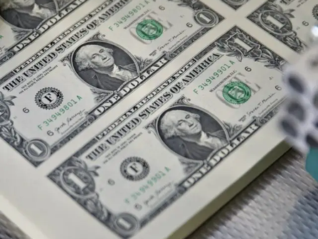 Brasil tem demanda recorde e capta US$ 2,5 bi no exterior com novo título de longo prazo.