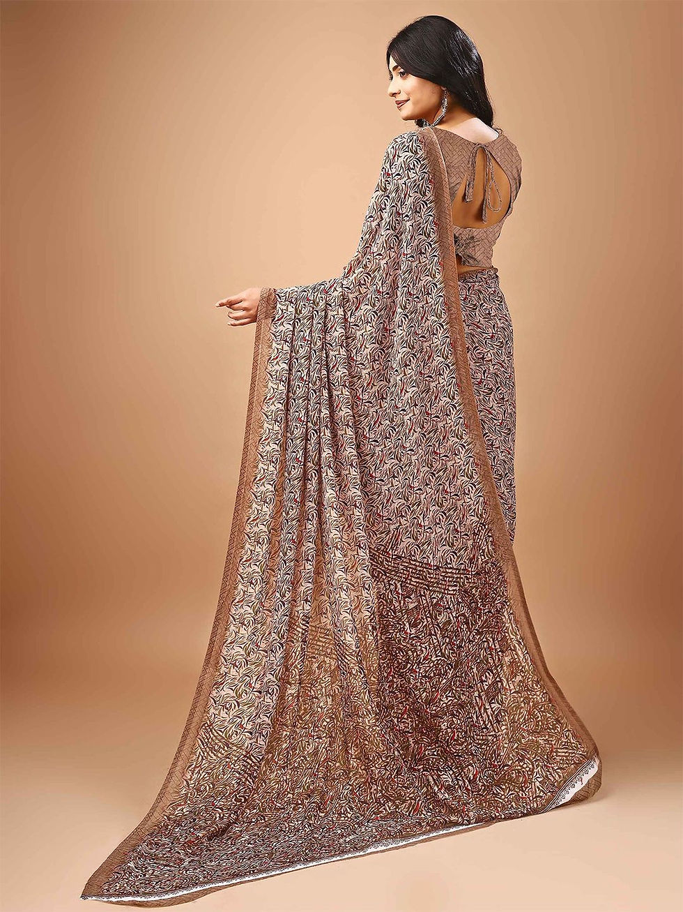 Thumbnail: Elegant Floral Print Chiffon Saree in Earthy Tones