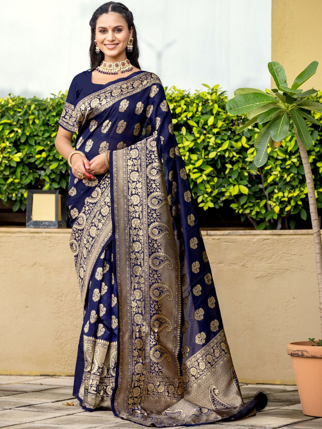 Woven Design Zari Art Silk Heavy Work Kanjeevaram Saree