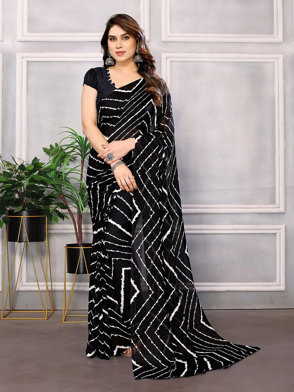 Elegant Black & White Geometric Printed Georgette Saree for Women Soft Lightweight Designer Party Wear Saree with Matching B