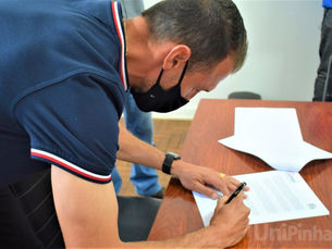 UniPinhal assina Convênio Esportivo com o jogador profissional de futebol Danilo Silva