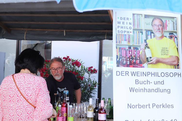 Norbert Perkles-Que Marion Mayr.JPG