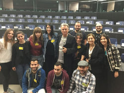 Μην χαμηλώσετε τον πήχη