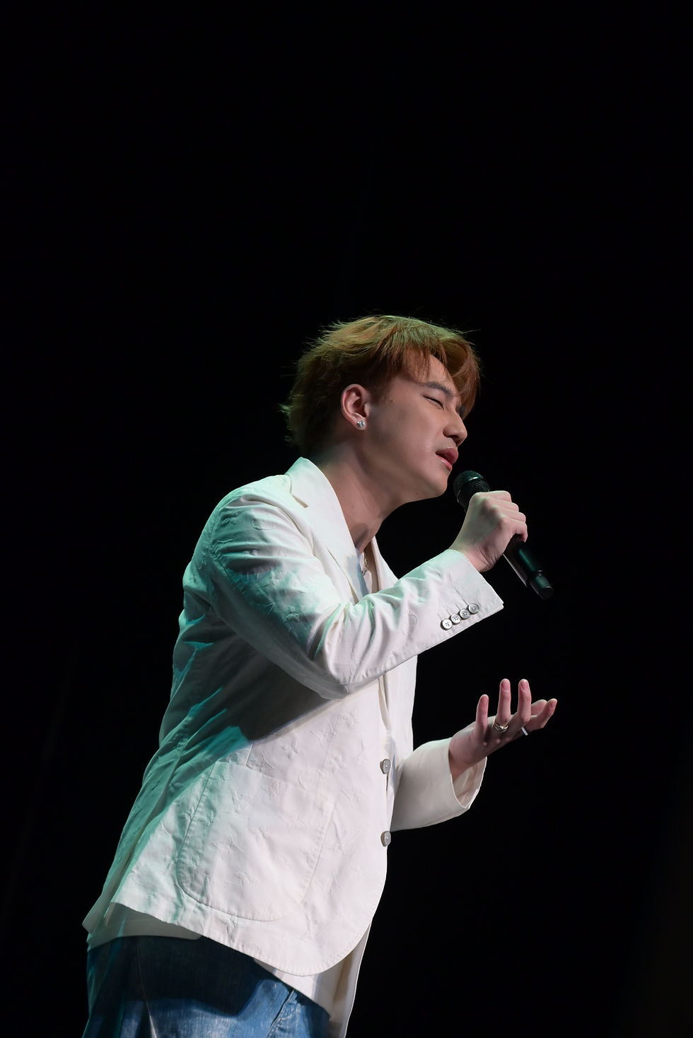歌手譚永浩以《身體健康》及其首支個人派台單曲《光》為參與者帶來祝福,並表示:「我們在生活上都可能會遇到不同的難關,但希望大家可以抓緊信心和希望,甚至可以成為身邊人的鼓勵。」