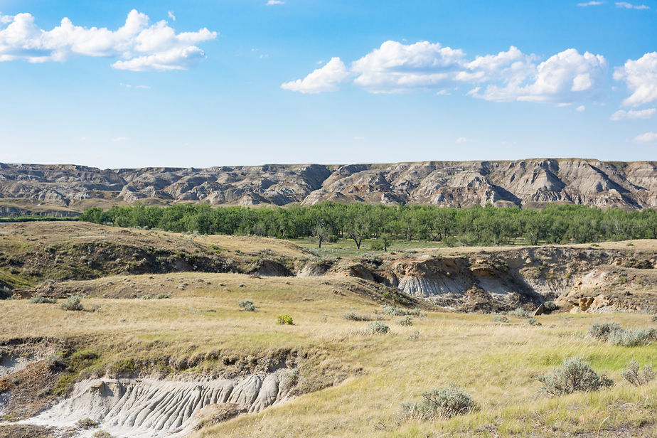 DinosaurProvincialPark080319l.JPG