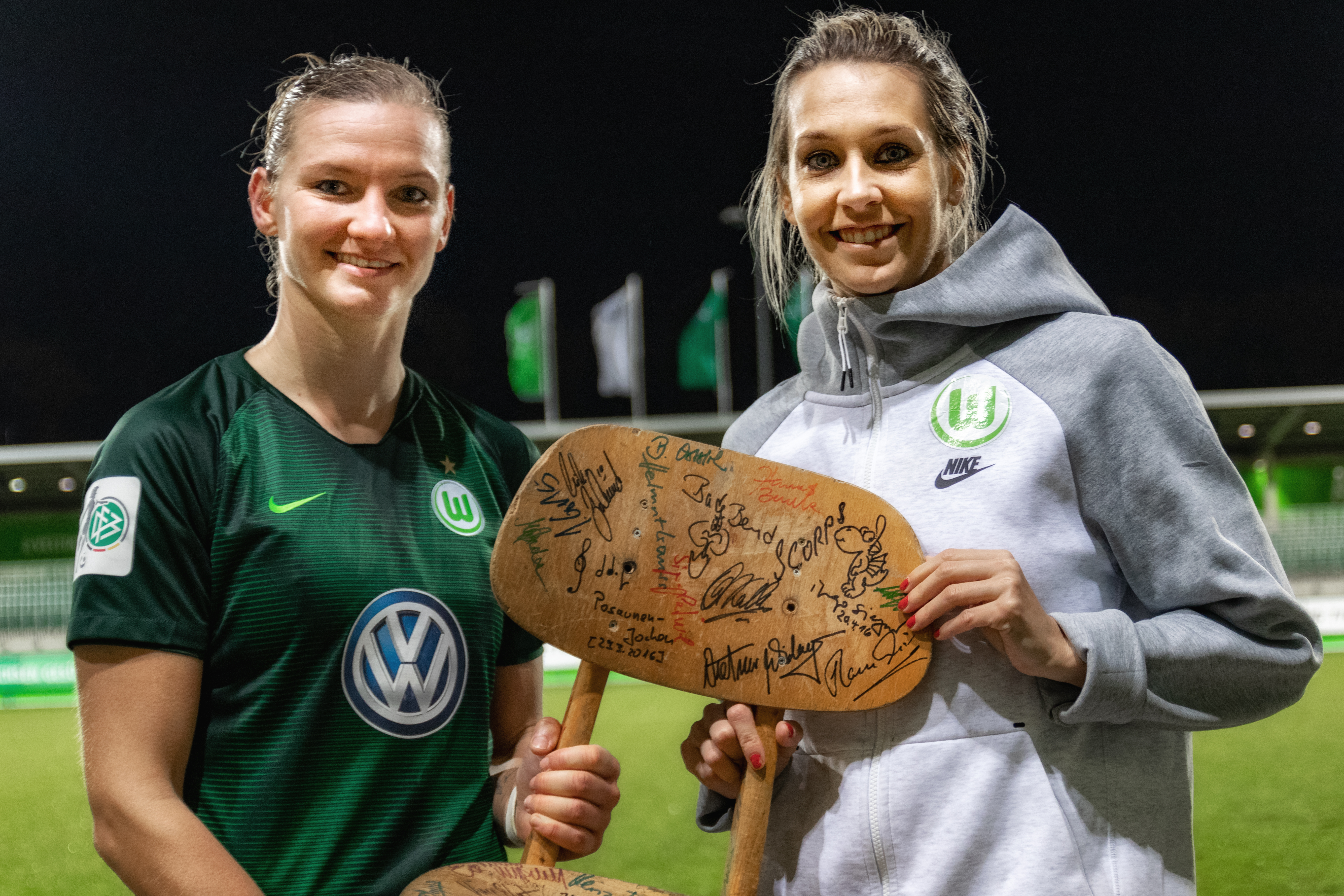 Alexandra Popp und Lena Goeßling
