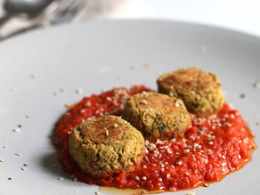 PASQUA VEGAN - Polpette di ceci alle erbe con sugo alle verdure