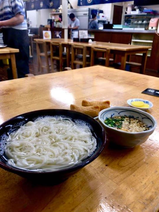 ひたすら優しく。宮崎「戸隠本店」の釜揚げうどん。