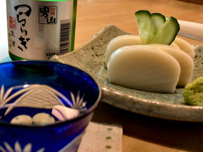 「男山」の看板に誘われ「今日だけ呑ませてください」とくぐる蕎麦屋の暖簾。