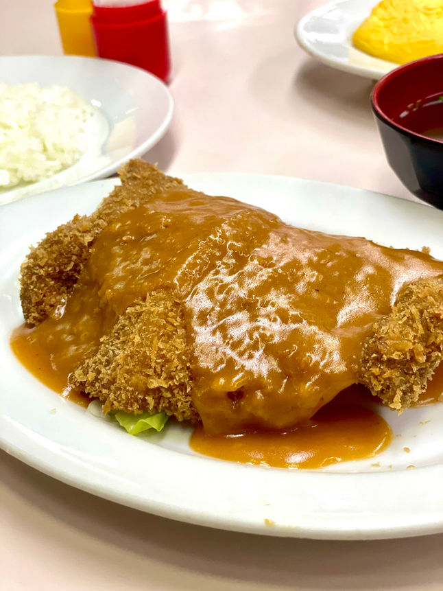 太っ腹。老舗の心意気が嬉しいサービスとんかつ。　-広島『肉のますゐ』-