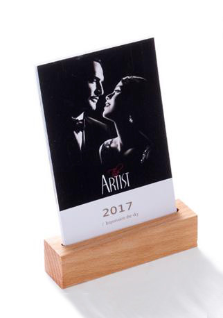 Desk Calendar with Wooden Stand | giftlabo