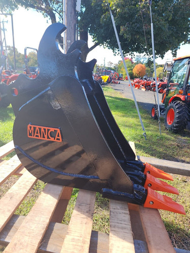 12'' Heavy Duty Kubota Bucket Fits KX040, KX71, KX91, KX121