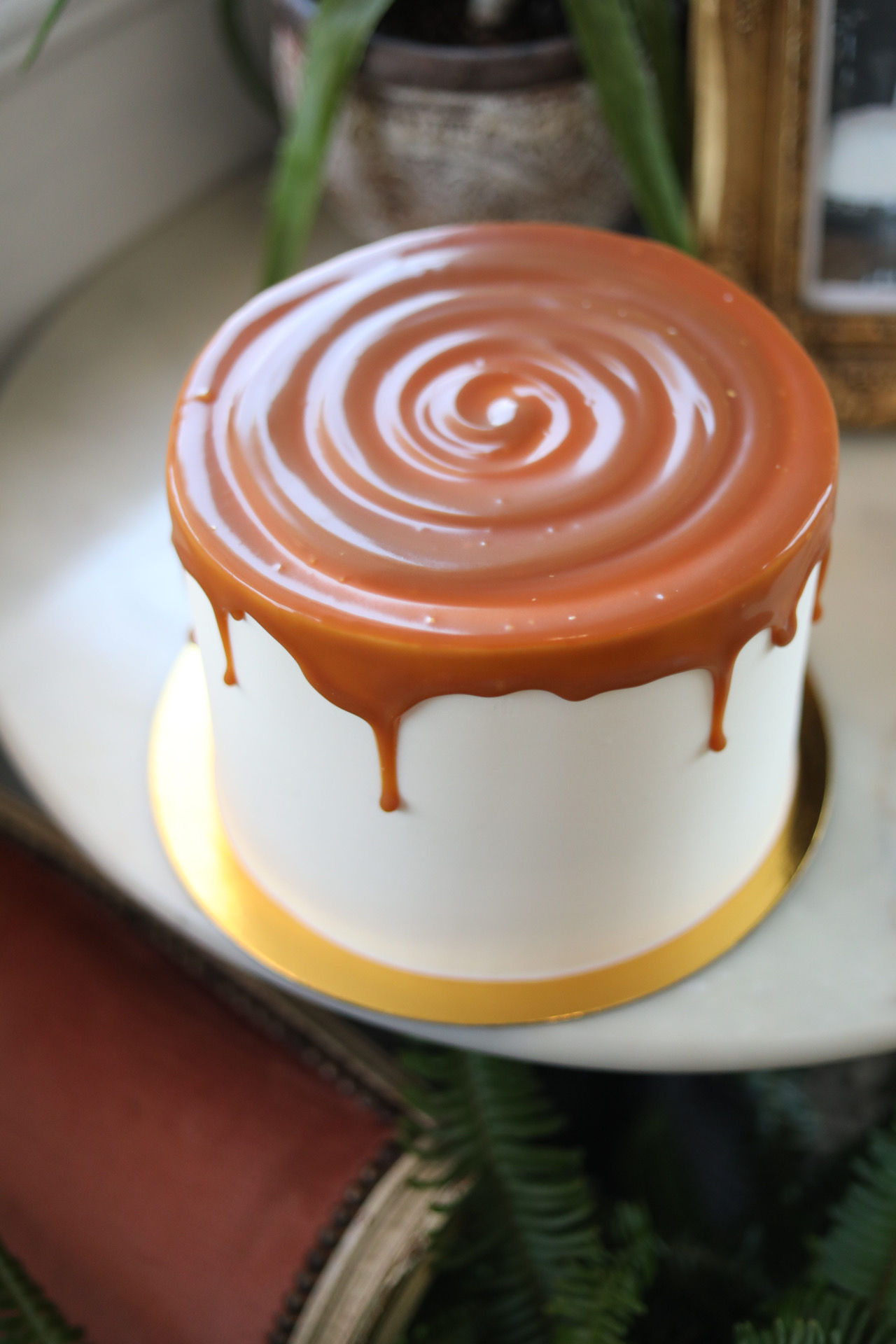 Simple Drip Cake