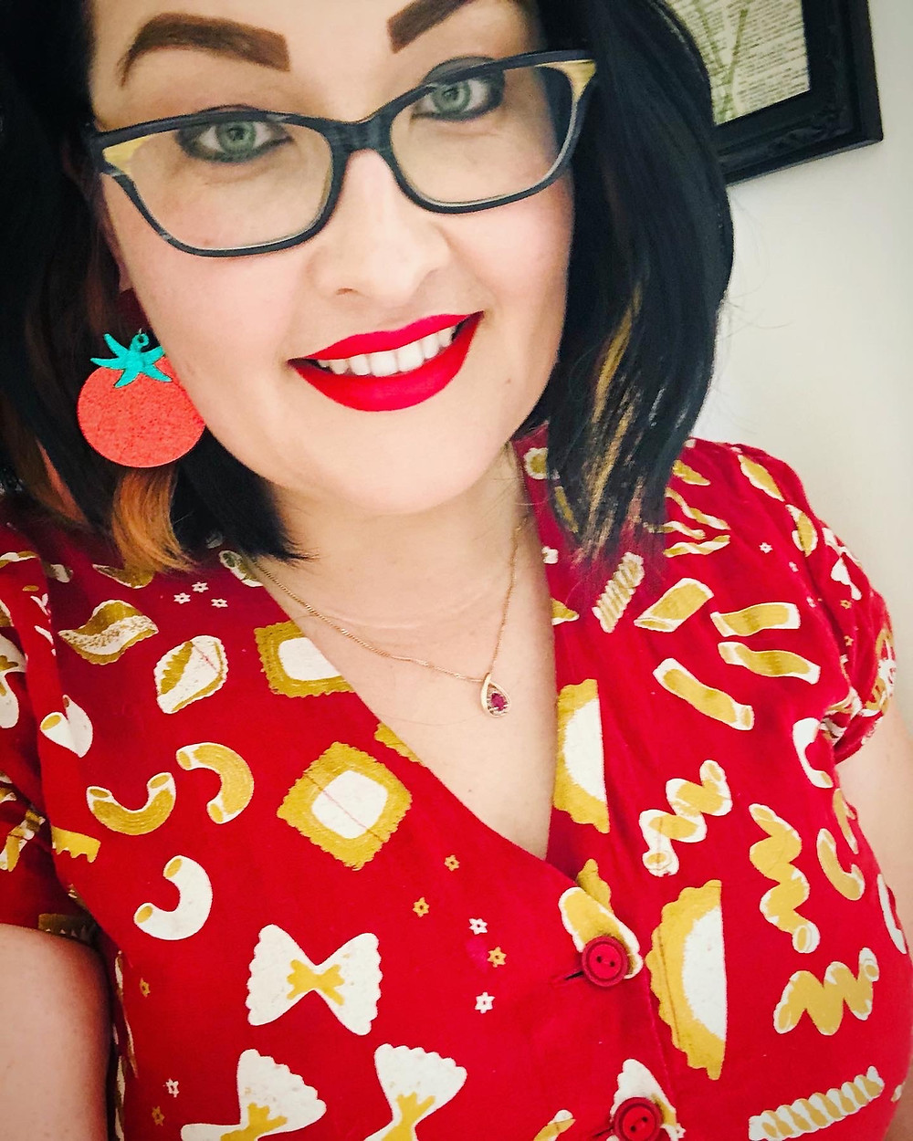selfie by a young woman, Dr. Emma Beckett, molecular nutritionist and food fashionista