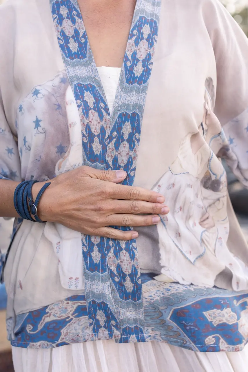 Market of Stars Head in the Clouds Cropped Kimono HIC Crop