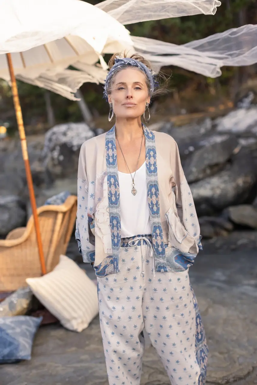 Market of Stars Head in the Clouds Cropped Kimono HIC Crop
