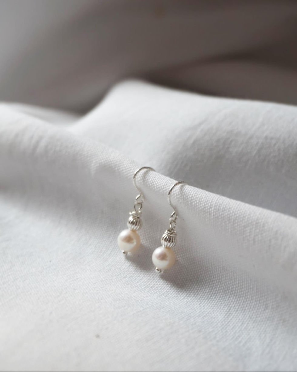Thumbnail: MIA Rose bead and Pearl dainty bracelet. Sterling silver 
