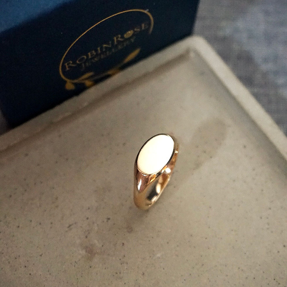 Thumbnail: Heavy Oval Signet Ring. 9ct gold, unisex Solid chunky Traverse. 