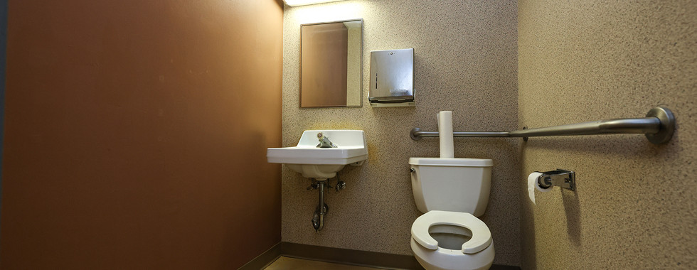 Available office space East Stroudsburg, 175 East Brown Street, suite 204 bathroom