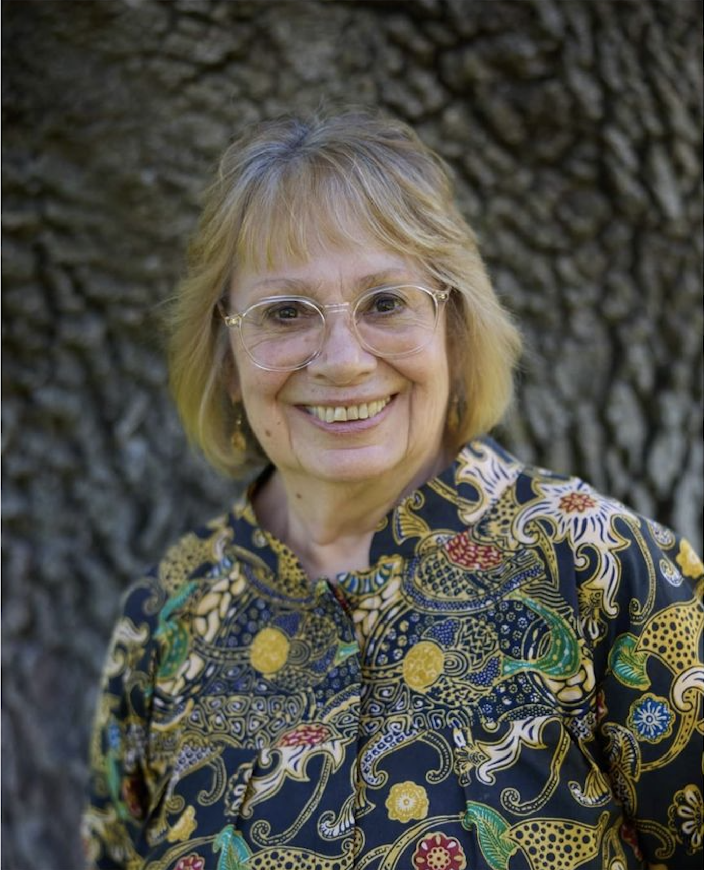 Writer: Dr Roslyn Russell