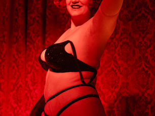 Eddie Mae at Odditease Calgary Burlesque Show | Congress Coffee | Calgary Photographer