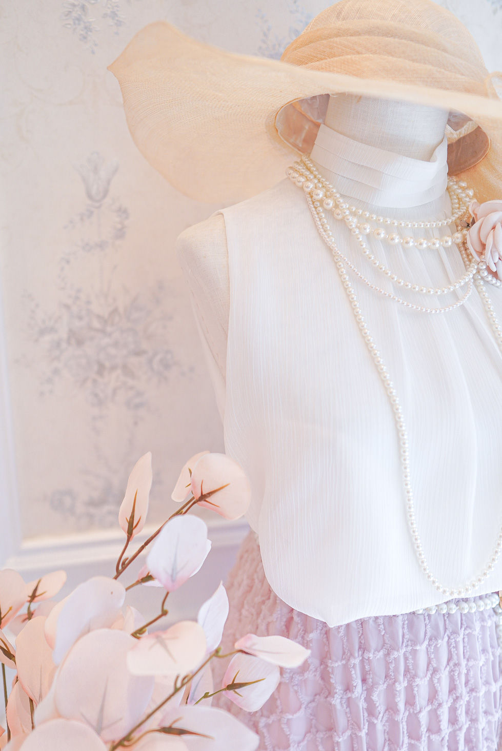 Thumbnail: The Halter Neck Top (White/Peach)