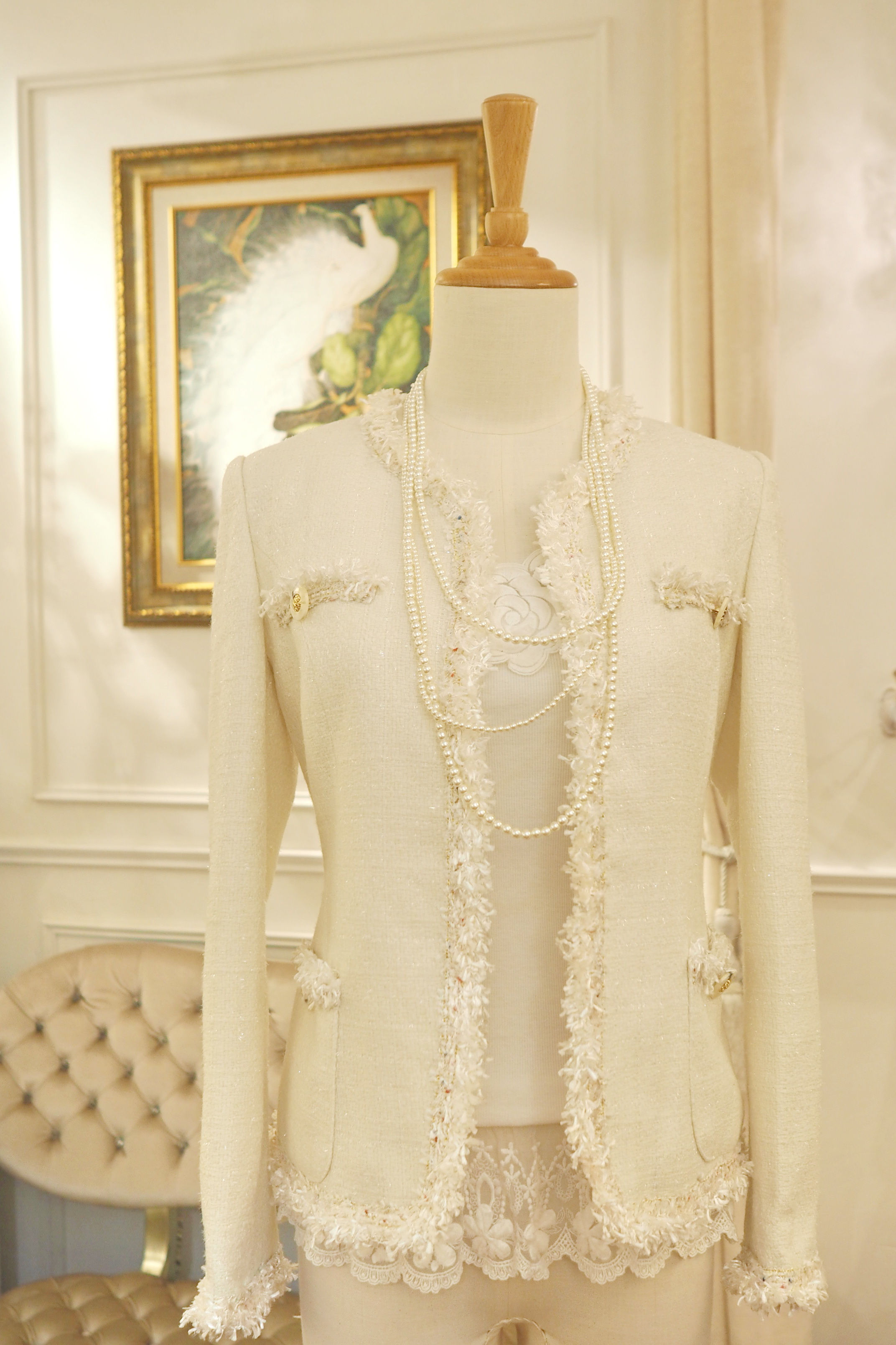 白色圓領四袋外套