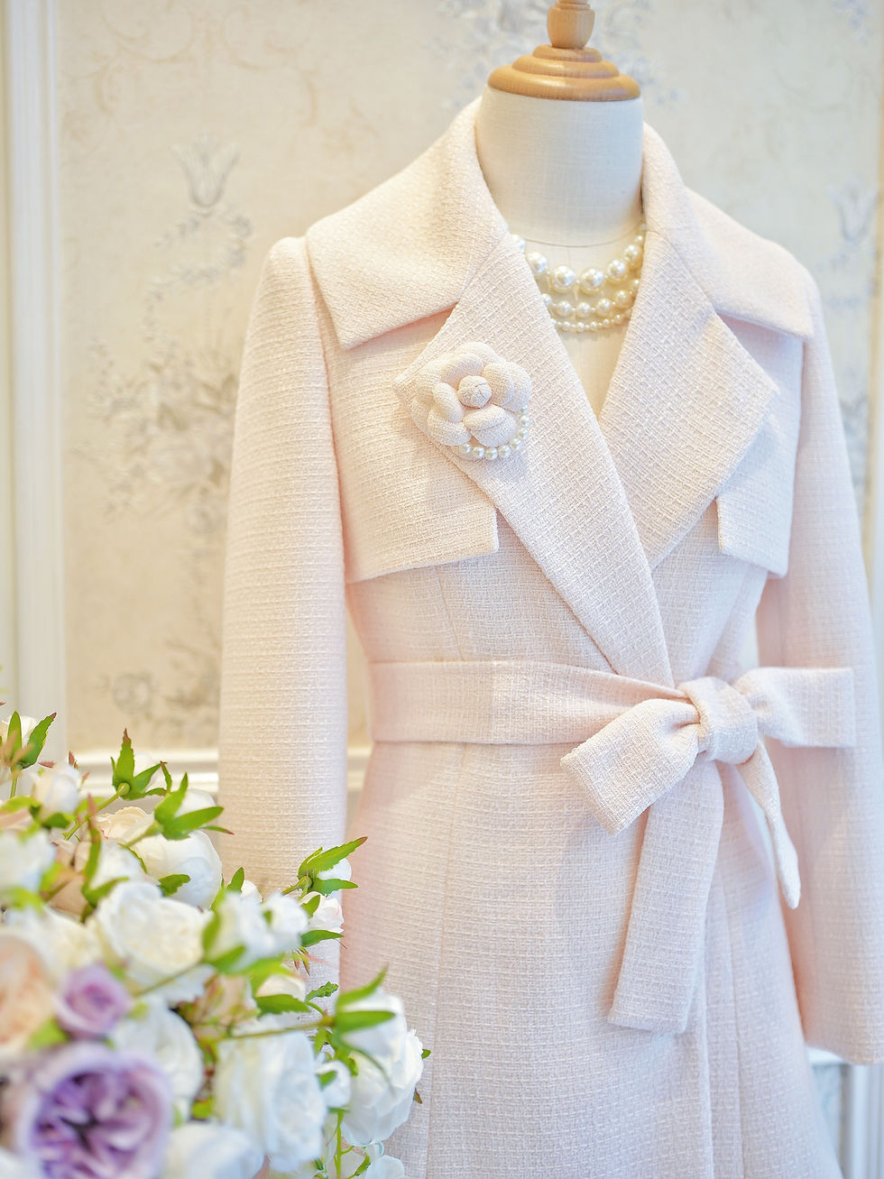 Thumbnail: The Pink Tweed Camélia with Pearl