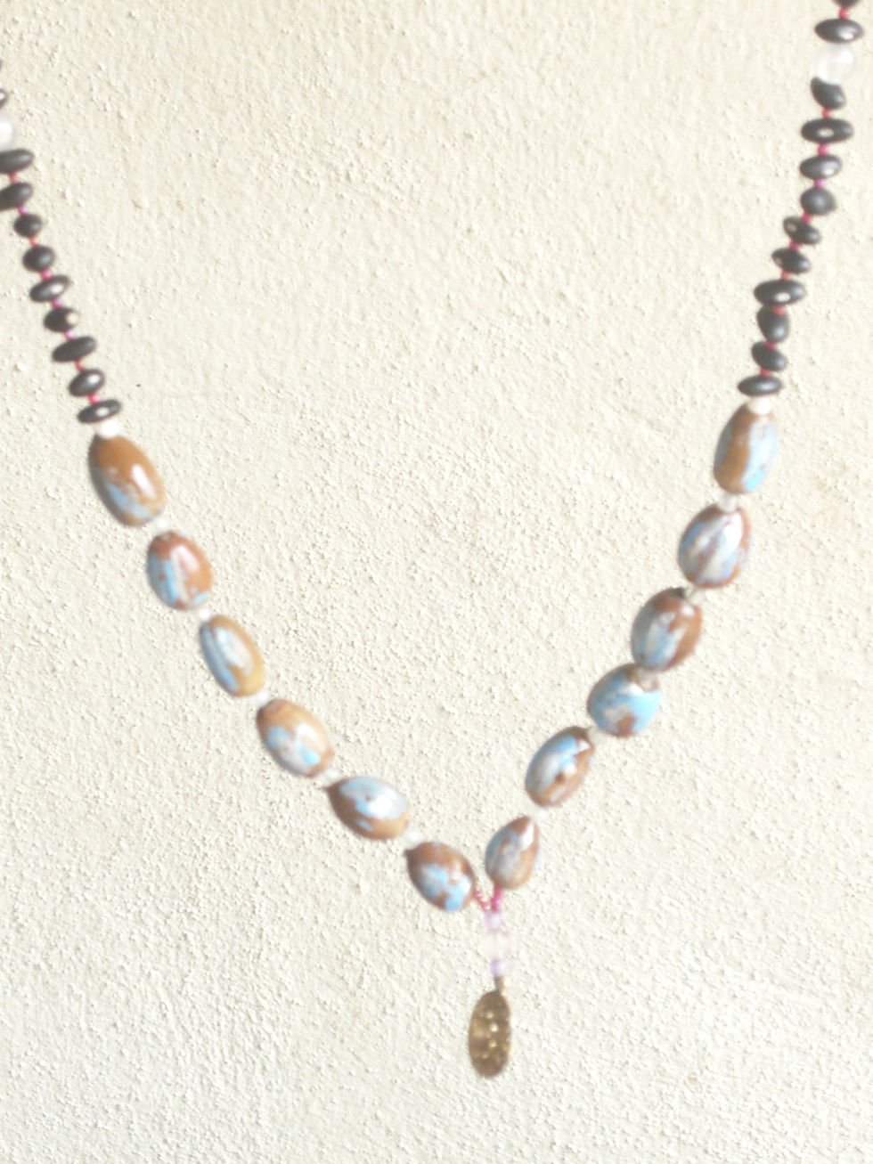 COLLAR DE ENCINO Y CAFE