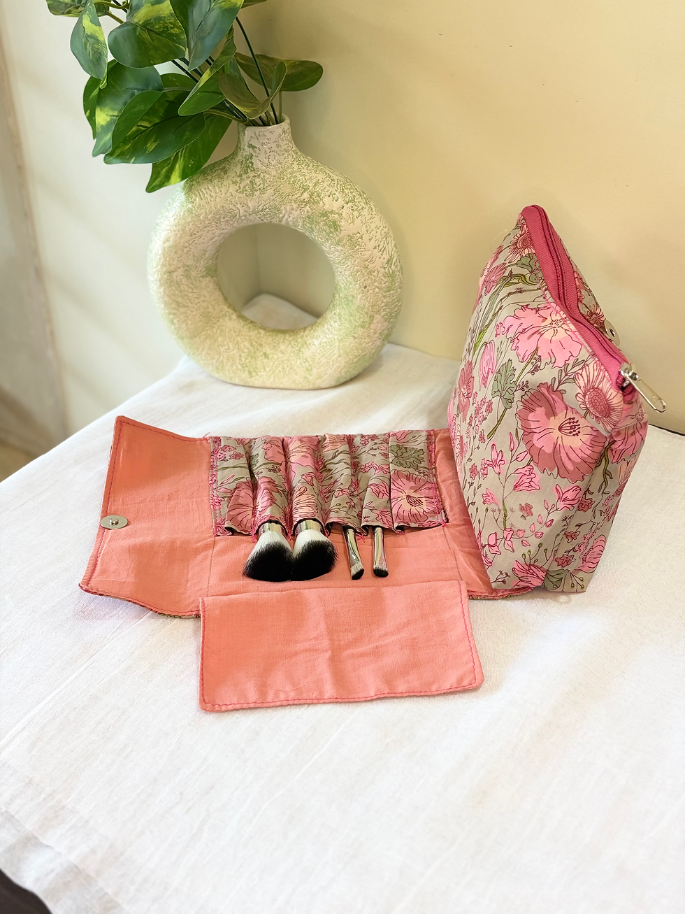 Thumbnail: Make Up Pouch