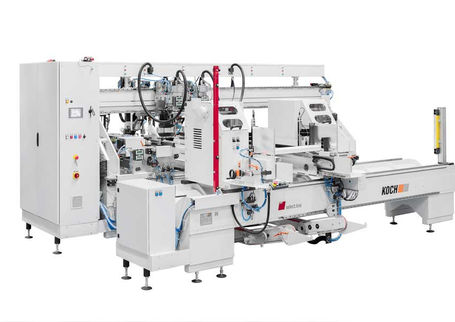 The through-feed drilling machine UNIDRILL allows precise and rapid drilling of small and narrow parts.