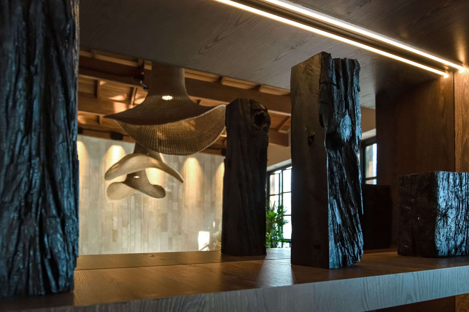 InterContinental Movich Medellín celebra 55 años de historia - Lámpara Mimbre