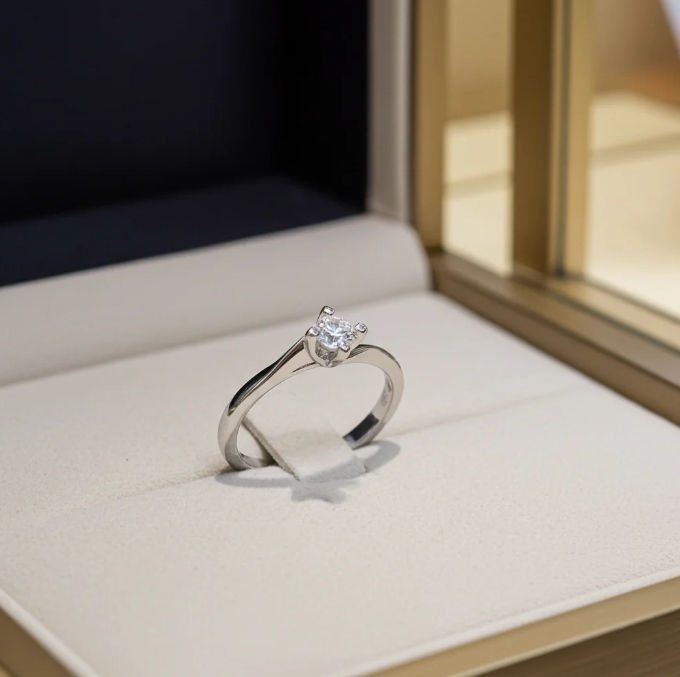 الصورة المصغرة: Anello solitario diamante naturale 0.45ct certificato IGI D IF