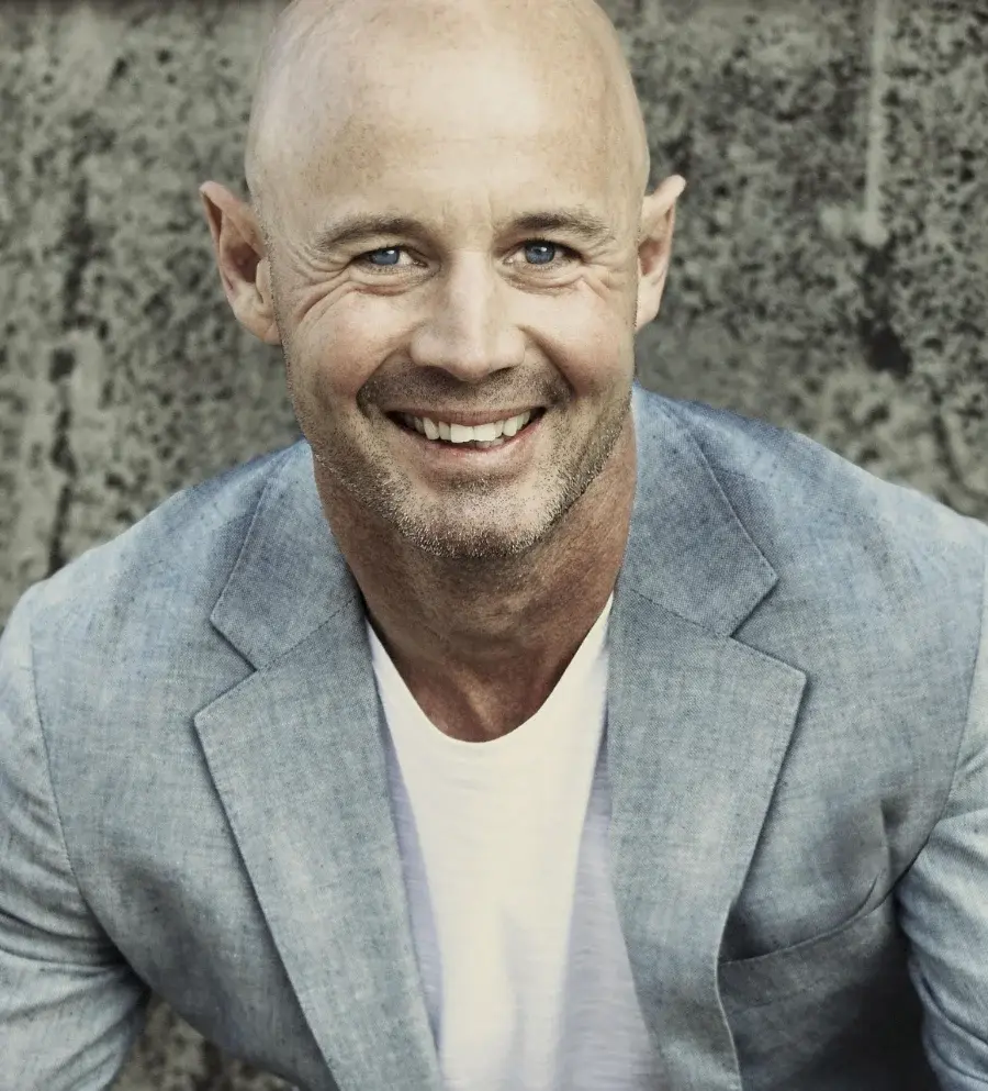 Stasiek Stonecki-900x993.webp