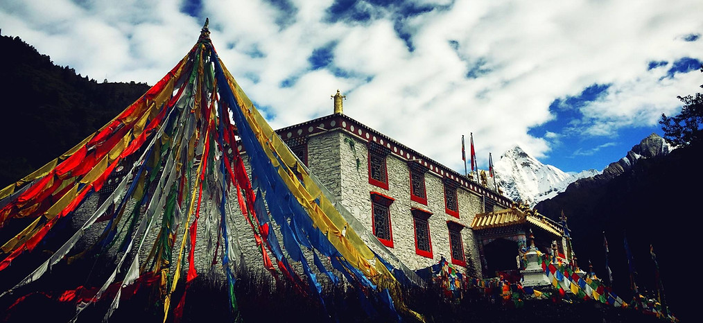 Mt.Four Girls, the Queen of Mountains in Sichuan, Tibetan Houses, Mt.Siguniang private tour, customized Mt.Four Girls trip, west Sichuan car rental, customized west Sichuan tours, Chengdu local travel service, west Sichuan tour packages