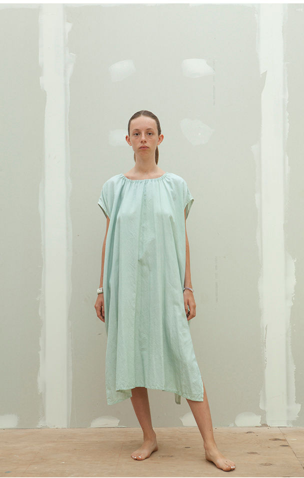 サムネイル： Gathered neck dress