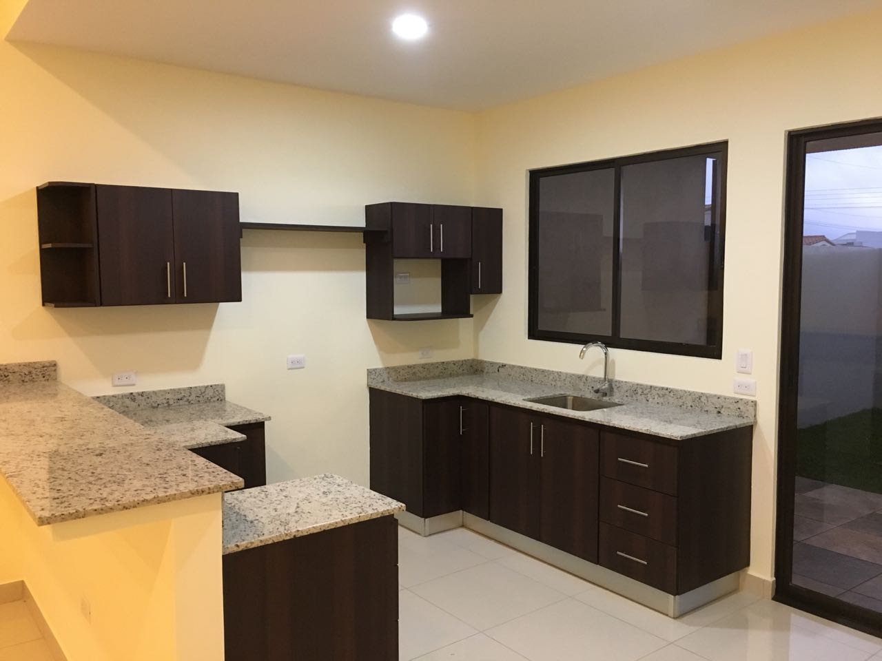 RG92leeg realestategrecia