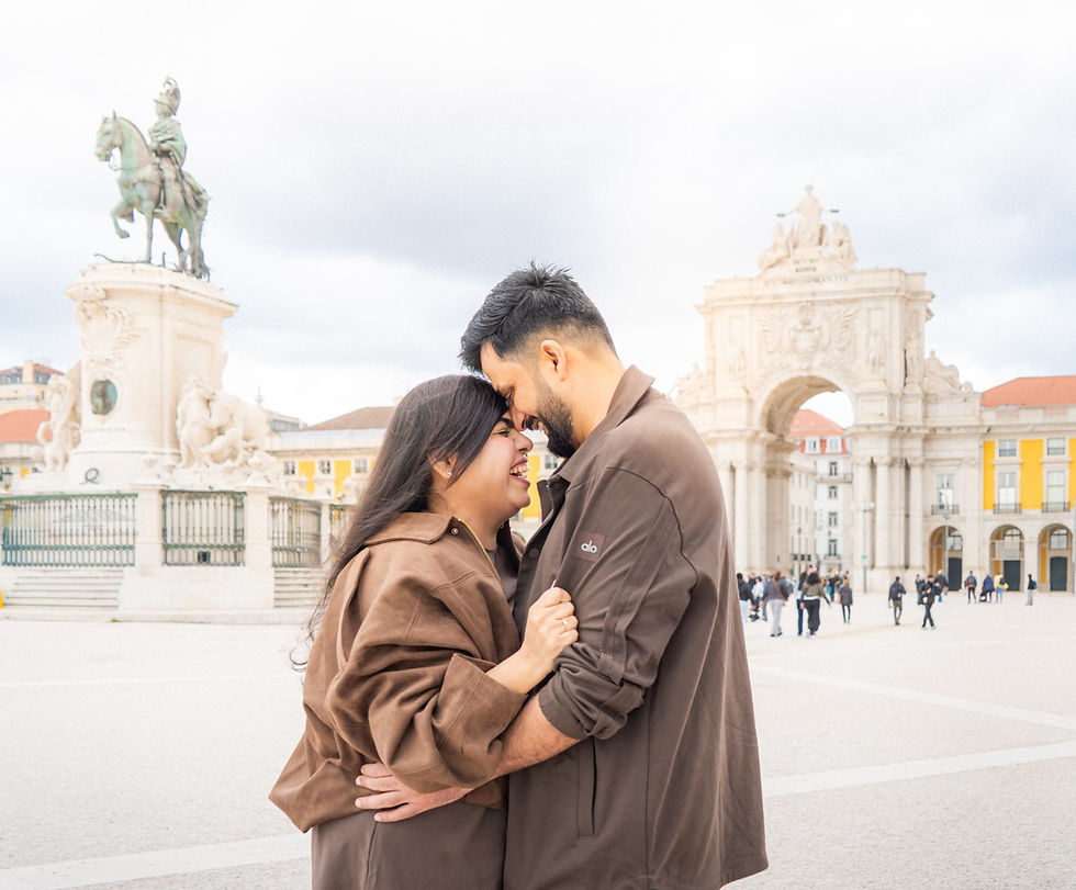 romantic-anniversary-getaway-photography-lisbon.jpeg