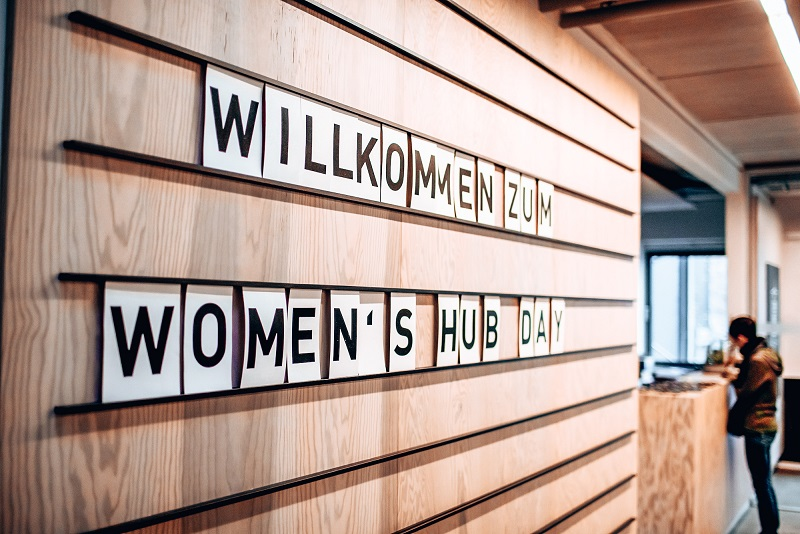 WOMEN’S HUB goes ECOLUTIONARY!
