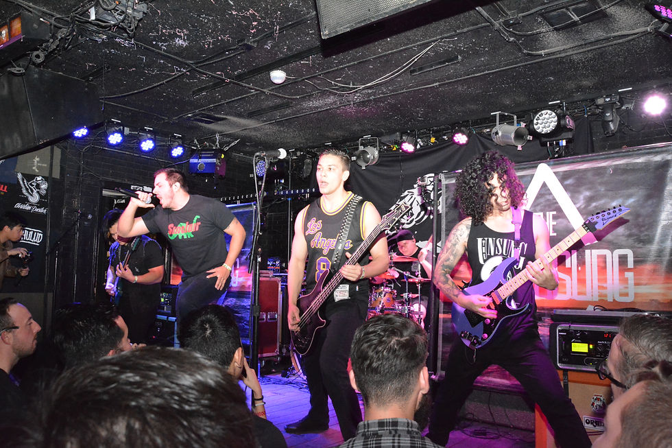 オープニングバンドはメタルコアThe Unsung