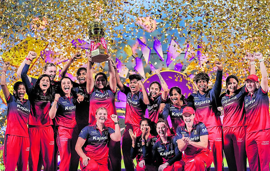RCB Title: ಮೊದಲು ಕಪ್ ಬರ;ಈಗ ಸತತ ಮೂರು ವರ್ಷಗಳಿಂದ ಆರ್ಸಿಬಿ ಮನೆಗೆ 3ನೇ ಕಪ್!