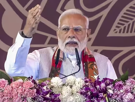 ಕಾಂಗ್ರೆಸ್ ವೋಟ್ ಬ್ಯಾಂಕ್ ವೈರಸ್ ಹರಡುತ್ತಿದೆ: ವಕ್ಫ್ ವಿರೋಧಿಸಿದ್ದಕ್ಕಾಗಿ ಪ್ರಧಾನಿ ಮೋದಿ ವಾಗ್ದಾಳಿ