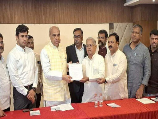 ವಕ್ಫ್ ಅನ್ಯಾಯ ಕುರಿತು 'JPC ಅಧ್ಯಕ್ಷ ಜಗದಾಂಬಿಕಾ ಪಾಲ್'ಗೆ ಗೋವಿಂದ ಕಾರಜೋಳರಿಂದ ವರದಿ ಸಲ್ಲಿಕೆ