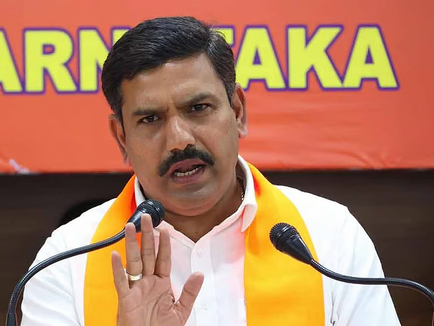 ಭ್ರಷ್ಟಾಚಾರದಲ್ಲಿ ದೇಶದಲ್ಲೇ ಕರ್ನಾಟಕ ನಂ.1: ಸರ್ಕಾರದ ಕರಾಳ ಮುಖವಾಡ ಕಾಂಗ್ರೆಸ್ ಶಾಸಕರೇ ಬಿಚ್ಚಿಟ್ಟಿದ್ದಾರೆ; ವಿಜಯೇಂದ್ರ