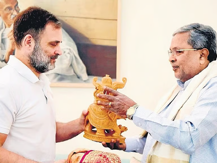 ರಾಹುಲ್ ಭೇಟಿಯಾದ ಸಿದ್ದರಾಮಯ್ಯ: KPCC ಅಧ್ಯಕ್ಷ ಸ್ಥಾನ ಬದಲಾವಣೆ, ಸಂಪುಟ ವಿಸ್ತರಣೆ ಬಗ್ಗೆ ಕಾಂಗ್ರೆಸ್ ಹೈಕಮಾಂಡ್ ಕೊಟ್ಟ ಸಂದೇಶವೇನು?