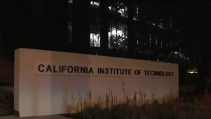 캘텍 천체물리학자, 자택서 총격에 숨져