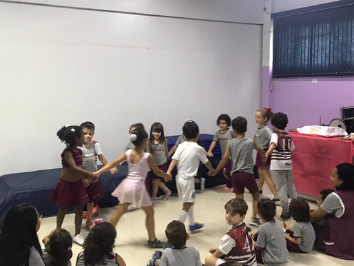 Apresentação teatro de Ensino Fundamental I