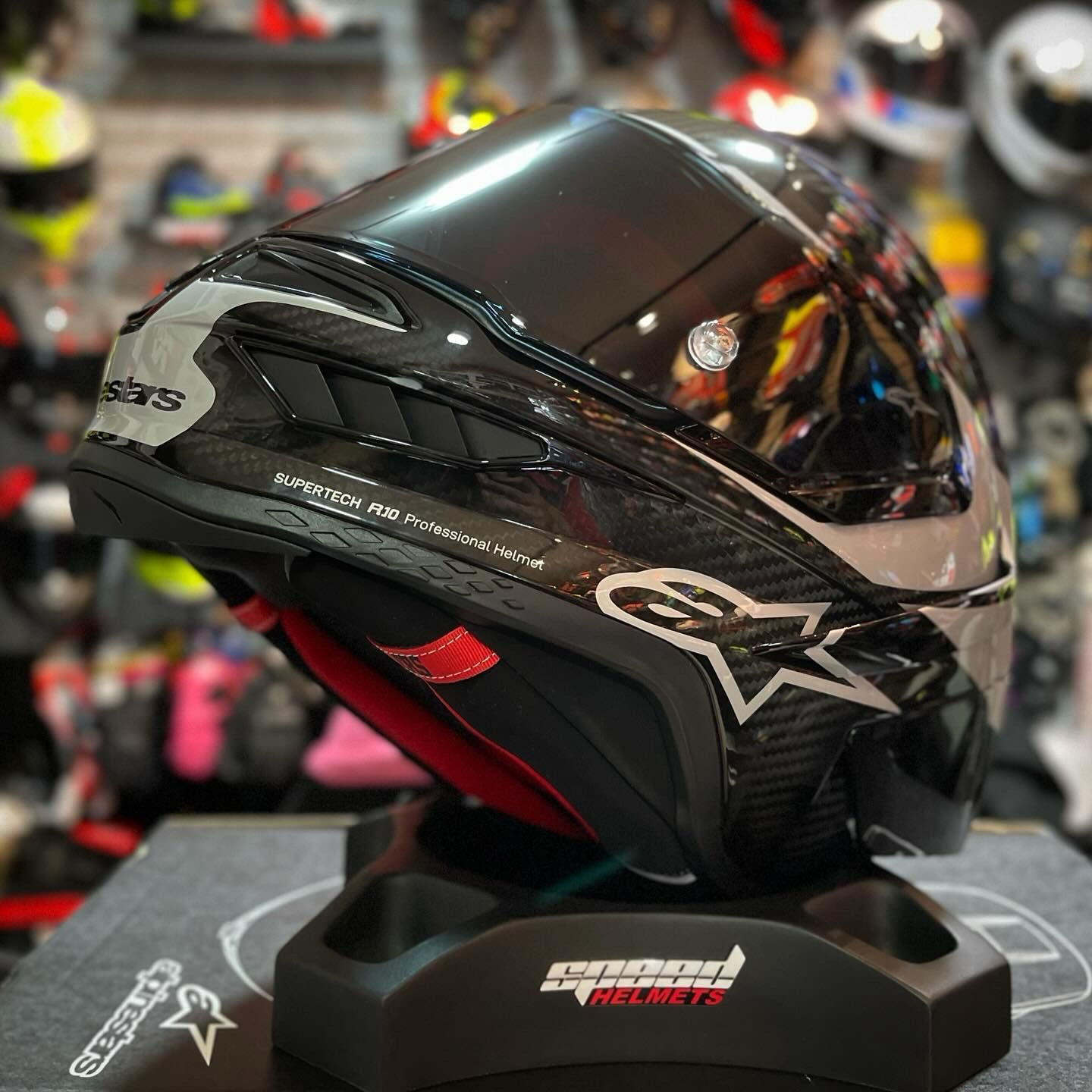 ALPINESTARS SUPERTECH R10 ELEMENT CARBON BLACK/ SILVER GLOSSY